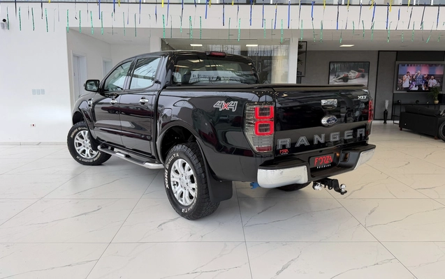 imagem-https://www.socarrao.com.br/sc-vehicle-images-prod/2874330/1785185146731-8a74b3ce76884df0a0ba49bd3abecfb6_1782565345069.jpg