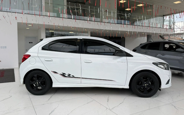 imagem-https://www.socarrao.com.br/sc-vehicle-images-prod/2874362/1785185318694-60f2460bcbc44556973834c6b9829c23_1776263894276.jpg