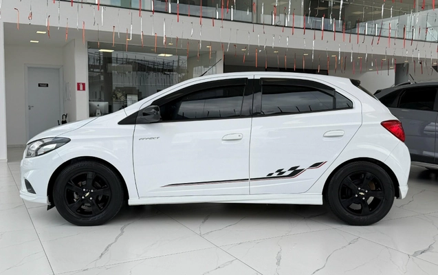imagem-https://www.socarrao.com.br/sc-vehicle-images-prod/2874362/1785185318695-f616f6dcb1df4710b70483692df4b5d3_1776263895476.jpg