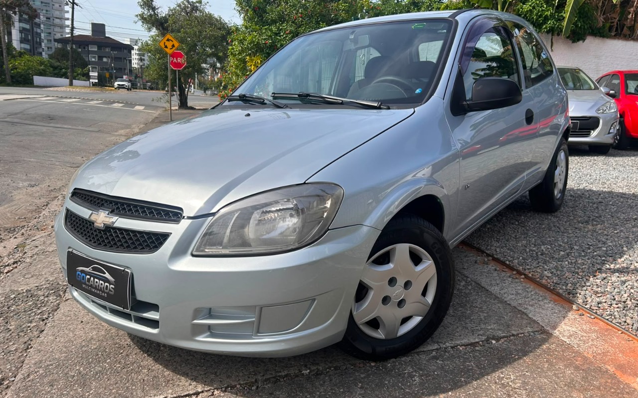 Chevrolet Celta Life/ LS 1.0 MPFI 8V FlexPower 3p na cor Prata em Joinville / SC - 2874367