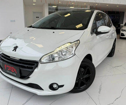 Peugeot 208 2015 Branco — foto 1 de 3