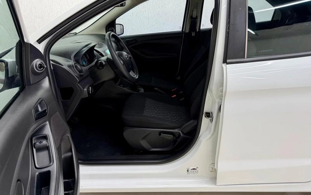 imagem-https://www.socarrao.com.br/sc-vehicle-images-prod/2874536/1785882811237-8320561_13_B_784c6e7c38.jpeg