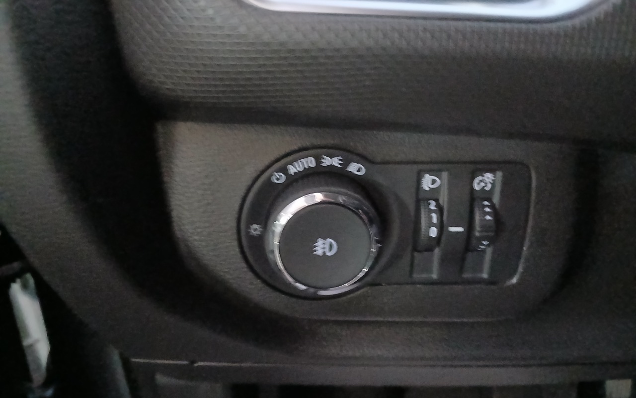 imagem-https://www.socarrao.com.br/sc-vehicle-images-prod/2874594/1785186582886-MTc4NTE4NjIyODQ1NTE2NDAyMzE0OTgxNjQ5OTIzNDkuanBn.jpg