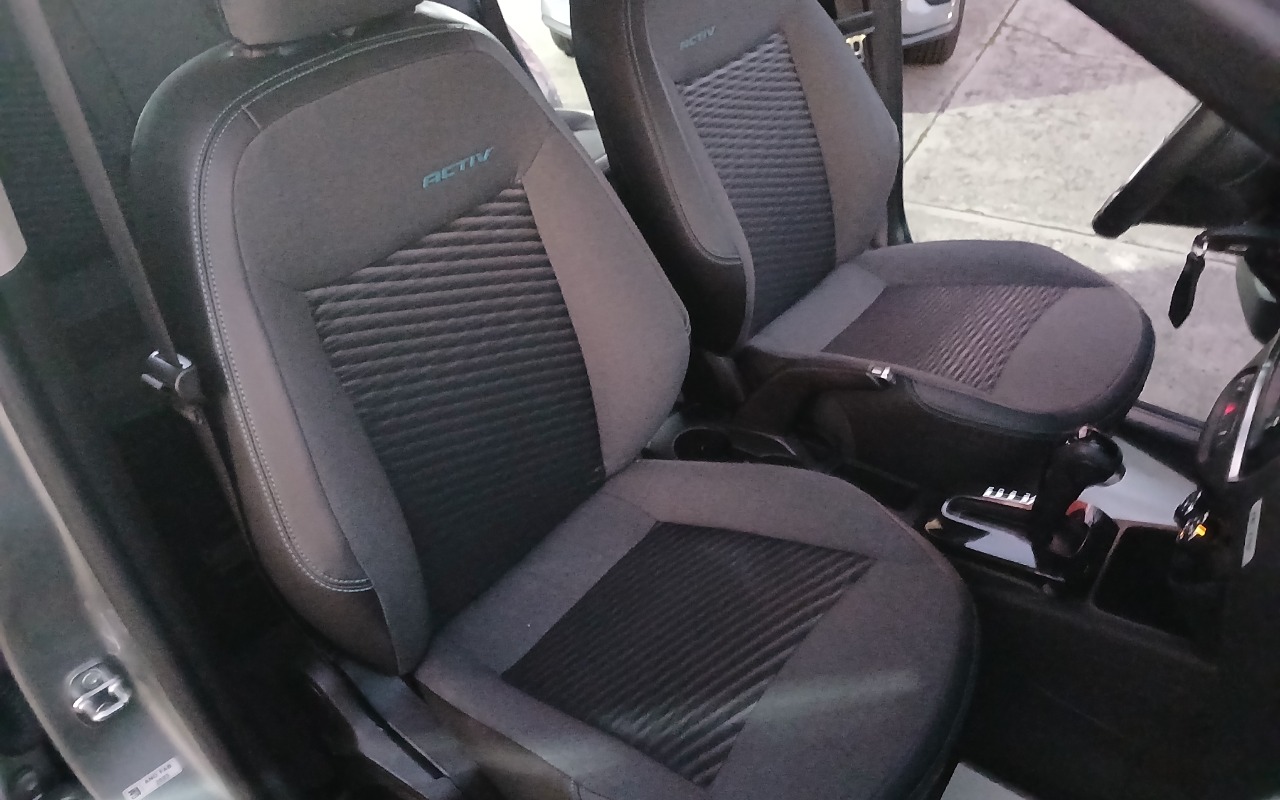 imagem-https://www.socarrao.com.br/sc-vehicle-images-prod/2874594/1785186583419-MTc4NTE4NjM0MTMyMzgxOTM1Mzc2MTk4MTQ0NzM2NDguanBn.jpg
