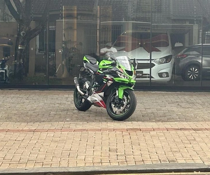 KAWASAKI NINJA ZX-6R 636cc 2021 Verde — foto 1 de 3