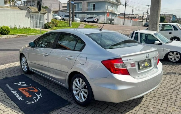 imagem-https://www.socarrao.com.br/sc-vehicle-images-prod/2874859/1785880570253-8320702_9_B_21b4075e34.jpeg