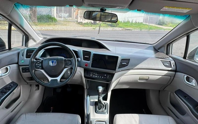 imagem-https://www.socarrao.com.br/sc-vehicle-images-prod/2874859/1785880570273-8320702_19_B_7af4ed6639.jpeg