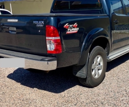 Toyota Hilux 2013 Preto — foto 1 de 3