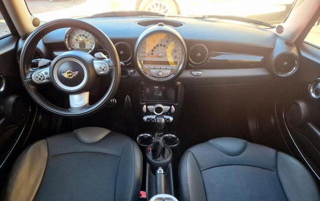 imagem-https://www.socarrao.com.br/sc-vehicle-images-prod/2887506/1787922108630-8116384_8_B_55ead54587.jpeg