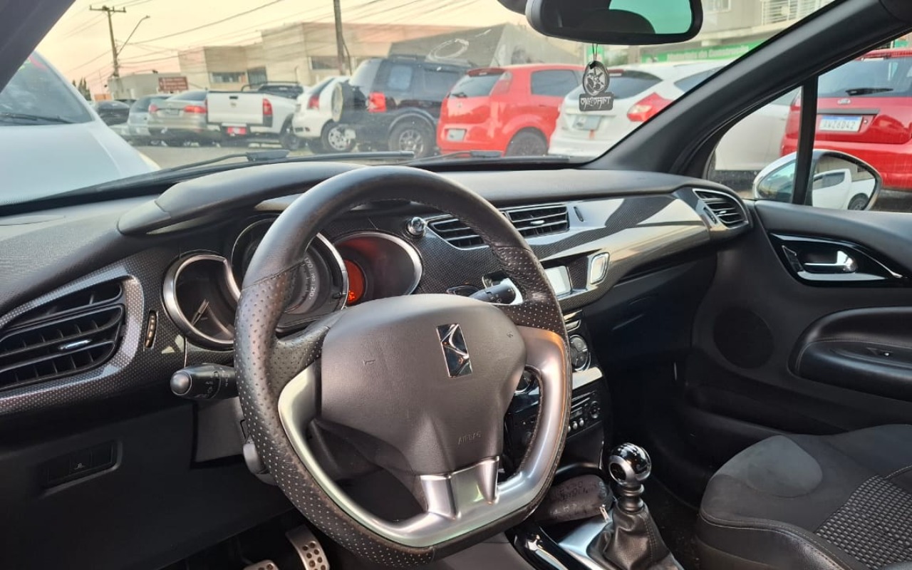 imagem-https://www.socarrao.com.br/sc-vehicle-images-prod/2889823/1785251001762-MzU3YzkyNDMtNWVhZS00ZjRlLWJiMjAtMDViZTYxYzQzMWFmLmpmaWY.jfif