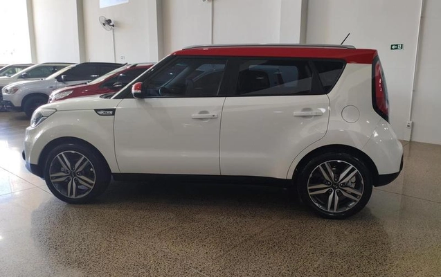 imagem-https://www.socarrao.com.br/sc-vehicle-images-prod/2890704/1785261552040-8322920_3_B_736fd28d89.jpeg