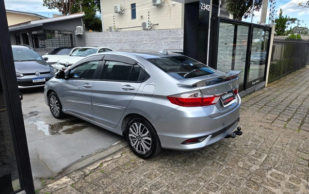 imagem-https://www.socarrao.com.br/sc-vehicle-images-prod/2890705/1785258329281-6bb3cab7-b12f-4991-a7ca-99a9710f9884.jpg