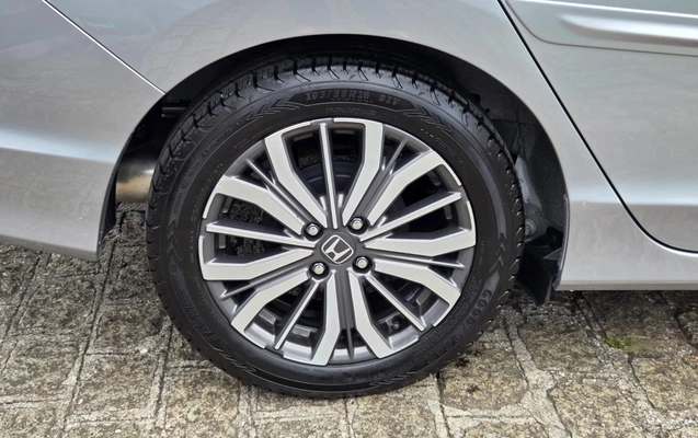 imagem-https://www.socarrao.com.br/sc-vehicle-images-prod/2890705/1785258329283-2ff5f991-fbf3-4c75-93b0-245e7e5dd48f.jpg