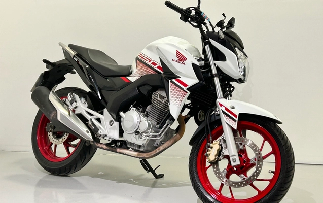 imagem-https://www.socarrao.com.br/sc-vehicle-images-prod/2891219/1785260741071-885ede0e-ae91-4c3e-8946-0a210742ee63.jpeg