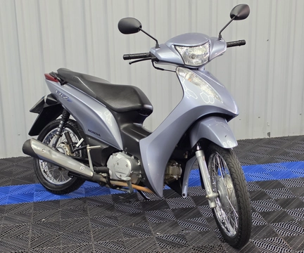 Honda BIZ 125 ES/ 125 ES FLEX 2015 Prata — foto 1 de 3