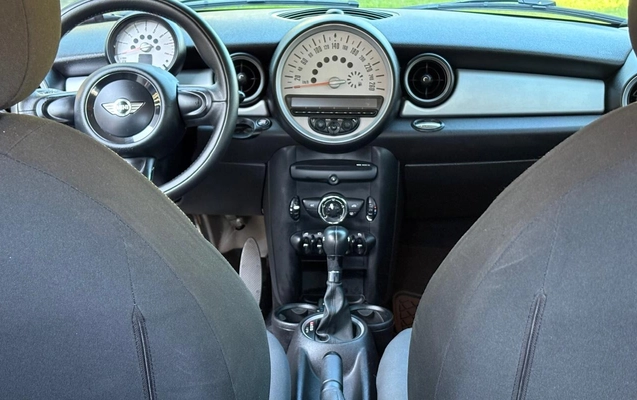imagem-https://www.socarrao.com.br/sc-vehicle-images-prod/2891368/1785778460227-NGI1OTc4MzAtMWQ0YS00OGMwLWJiNjQtZDQyMmJjNTVmNjkzLmpwZw.jpg