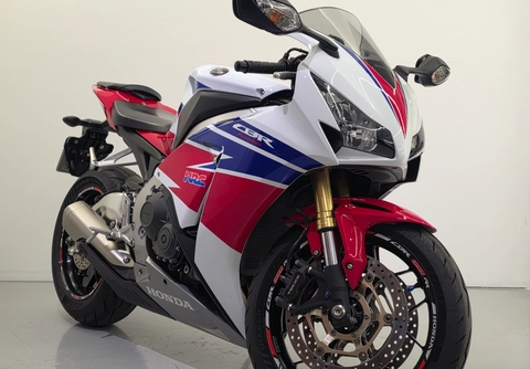 Honda CBR 1000 RR Fireblade 2013 Branco — foto 1 de 3