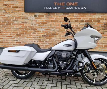 HARLEY-DAVIDSON ROAD GLIDE FLTRX 2025 Branco — foto 1 de 3