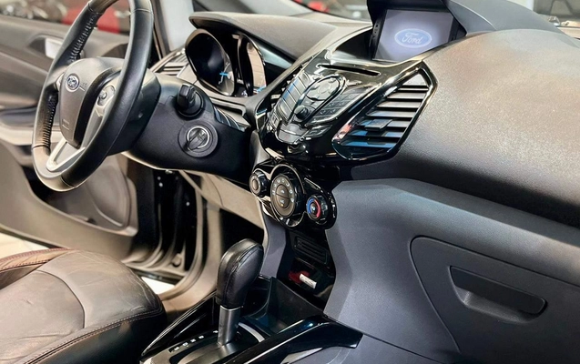 imagem-https://www.socarrao.com.br/sc-vehicle-images-prod/2891550/1785263130829-8599686efac047009d85f15c7ad1eceb_1766177368739.jpg