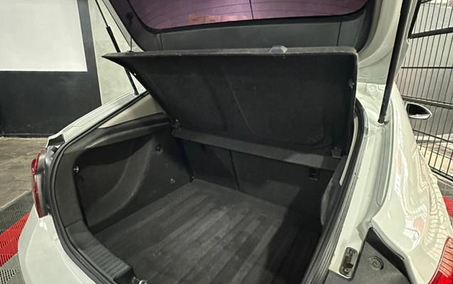 imagem-https://www.socarrao.com.br/sc-vehicle-images-prod/2891700/1785263484796-V2hhdHNBcHAgSW1hZ2UgMjAyNi0wNi0xNiBhdCAxMy4zNC4zMSAoMikuanBlZw.jpeg