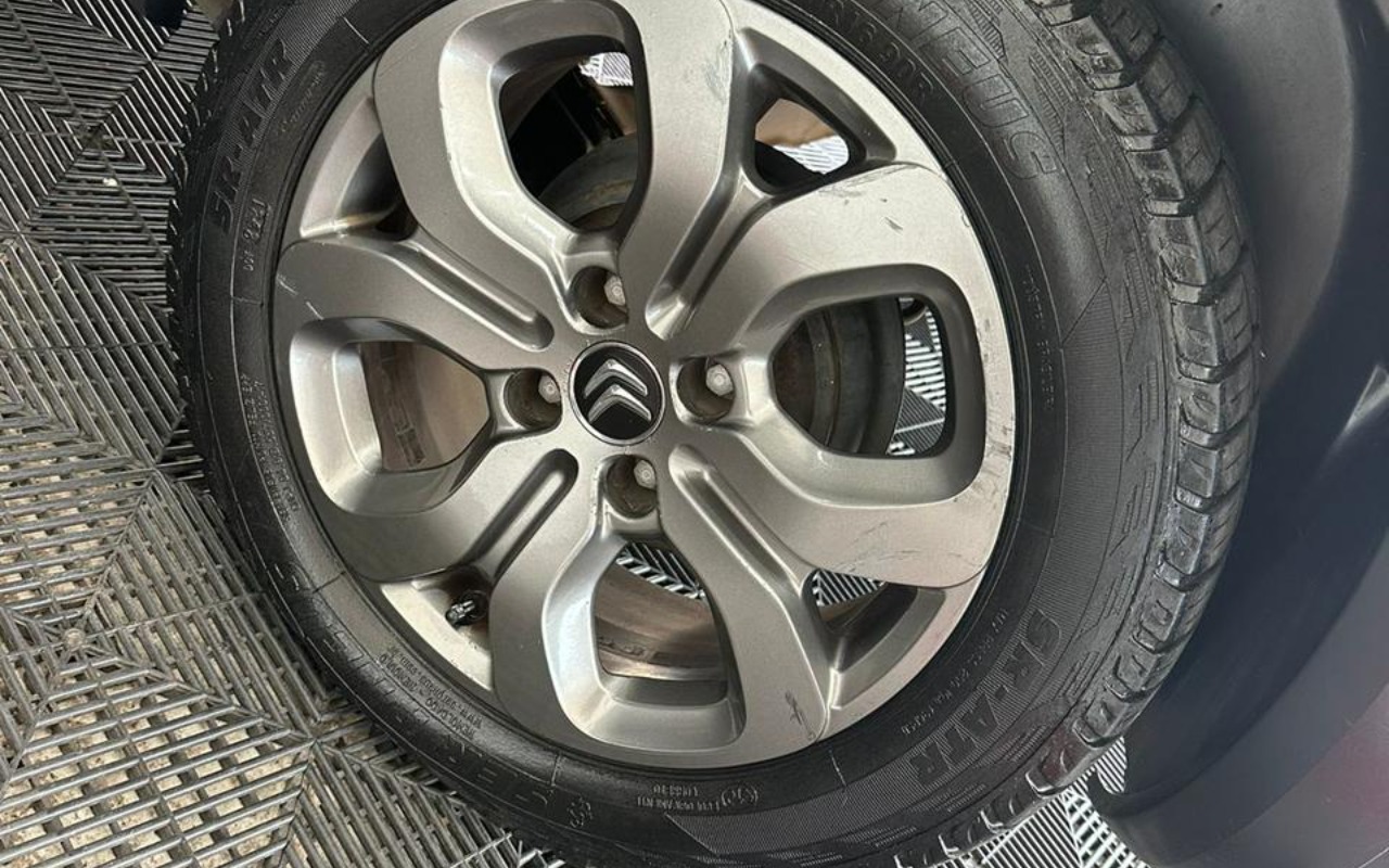 imagem-https://www.socarrao.com.br/sc-vehicle-images-prod/2891797/1785263904736-V2hhdHNBcHAgSW1hZ2UgMjAyNi0wNi0xNiBhdCAxMy4zNS40MCAoMSkuanBlZw.jpeg