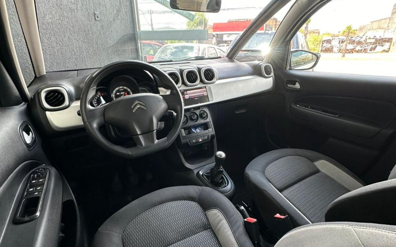 imagem-https://www.socarrao.com.br/sc-vehicle-images-prod/2891797/1785263905440-V2hhdHNBcHAgSW1hZ2UgMjAyNi0wNi0xNiBhdCAxMy4zNS4zOSAoMSkuanBlZw.jpeg