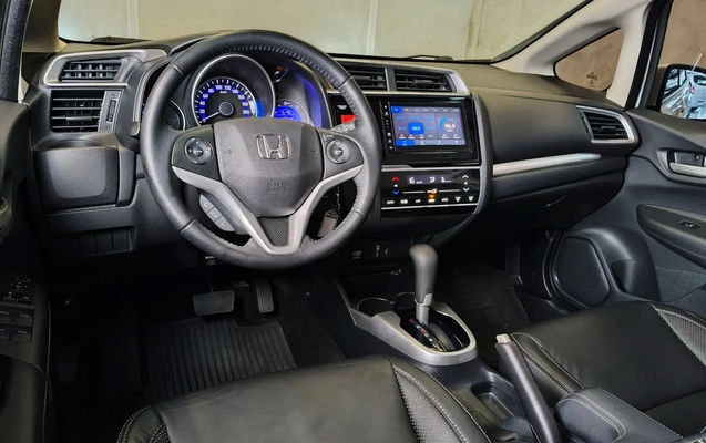 imagem-https://www.socarrao.com.br/sc-vehicle-images-prod/2891847/1785264630318-003_2f6e6a9d186d0118e5d53eaa3e3d63dd.jpeg