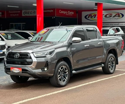 Toyota Hilux 2021 Cinza — foto 1 de 3