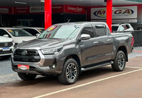 Toyota Hilux 2021 Cinza — foto 1 de 3