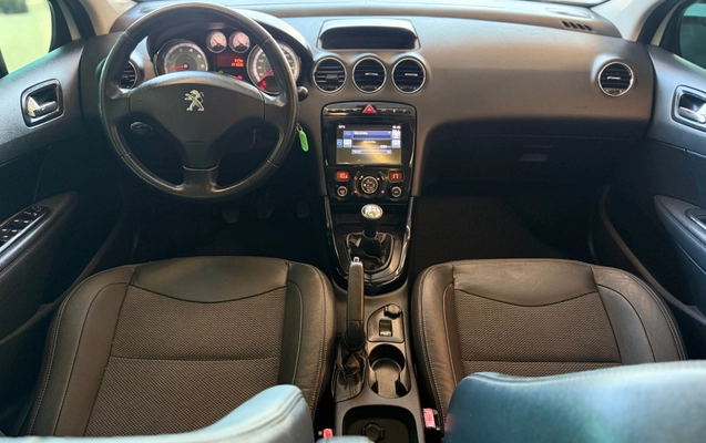 imagem-https://www.socarrao.com.br/sc-vehicle-images-prod/2891937/1789414127513-80296d1b2a984e679c3d687209ba9ce7_1785261049597.jpg