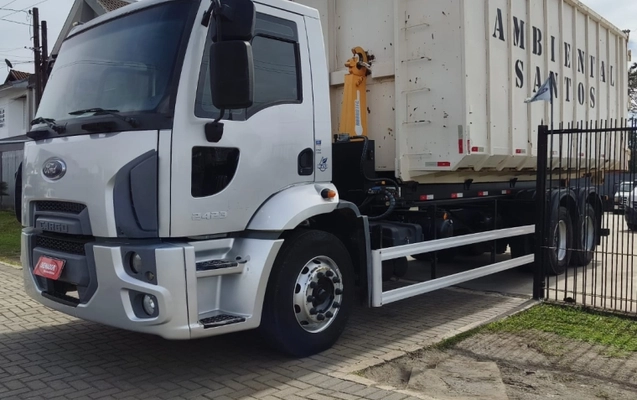 imagem-https://www.socarrao.com.br/sc-vehicle-images-prod/2892346/1786104566119-m53Upu95kQv4ou4dDb3TNGTmkN6wNJfu.jpg