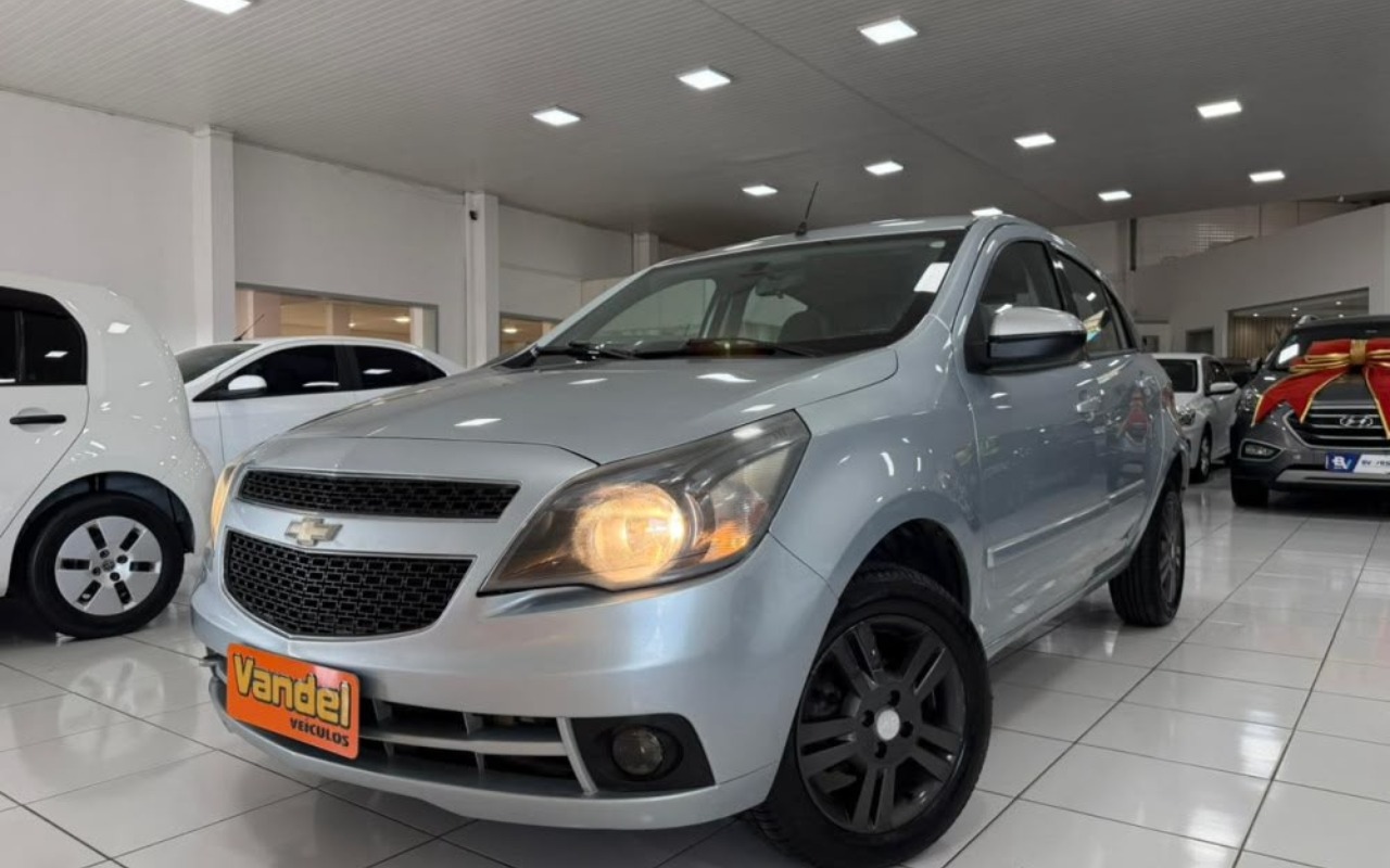 Chevrolet Agile 2013 Prata — foto 1 de 3