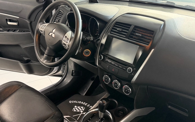 imagem-https://www.socarrao.com.br/sc-vehicle-images-prod/2892475/1785269302520-SU1HXzEyMDUuanBlZw.jpeg