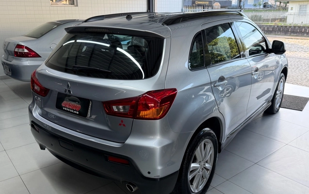 imagem-https://www.socarrao.com.br/sc-vehicle-images-prod/2892475/1785269302655-SU1HXzEyMDYuanBlZw.jpeg