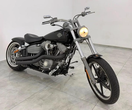 Harley-Davidson SOFTAIL ROCKER/ ROCKER C 1584cc 2009 Preto — foto 1 de 3