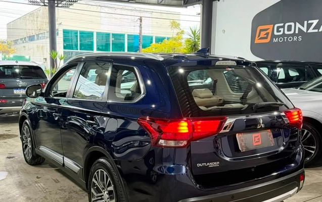imagem-https://www.socarrao.com.br/sc-vehicle-images-prod/2892806/1786124026125-gb-98d7f2f.jpeg