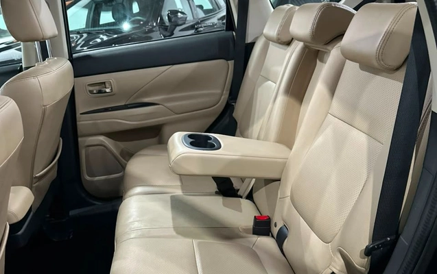 imagem-https://www.socarrao.com.br/sc-vehicle-images-prod/2892806/1786124026131-gb-56bc760.jpeg