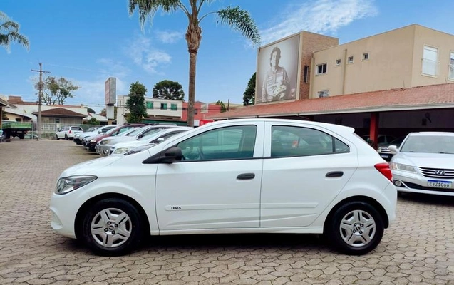 imagem-https://www.socarrao.com.br/sc-vehicle-images-prod/2893211/1786626251188-8324935_7_B_fd4248447e.jpeg