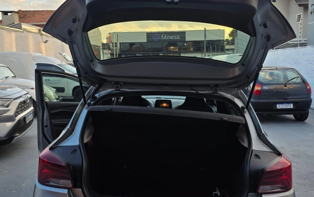 imagem-https://www.socarrao.com.br/sc-vehicle-images-prod/2893920/1785274799697-V2hhdHNBcHAgSW1hZ2UgMjAyNi0wNi0wNiBhdCAxMi41My40MSAoMSkuanBlZw.jpeg