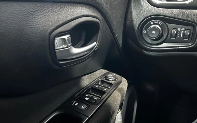 imagem-https://www.socarrao.com.br/sc-vehicle-images-prod/2894231/1789649860769-8250243_7_B_8d319632dc.jpeg