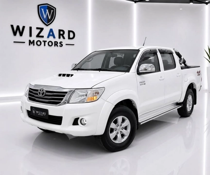Toyota Hilux 2015 Branco — foto 1 de 3