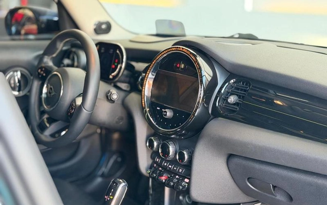 imagem-https://www.socarrao.com.br/sc-vehicle-images-prod/2895800/1787767959819-8317214_9_B_0e2ce4e0ba.jpeg