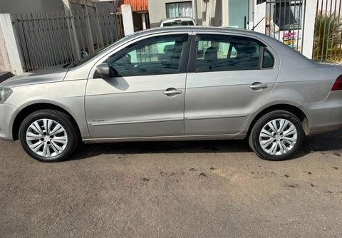 Volkswagen Voyage 2013 Prata — foto 1 de 3