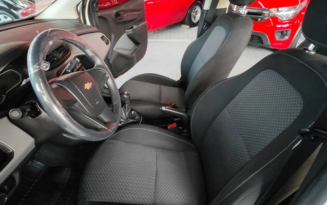 imagem-https://www.socarrao.com.br/sc-vehicle-images-prod/2896689/1785283117380-V2hhdHNBcHAgSW1hZ2UgMjAyNi0wNy0yOCBhdCAxOC4xNS4yNi5qcGVn.jpeg