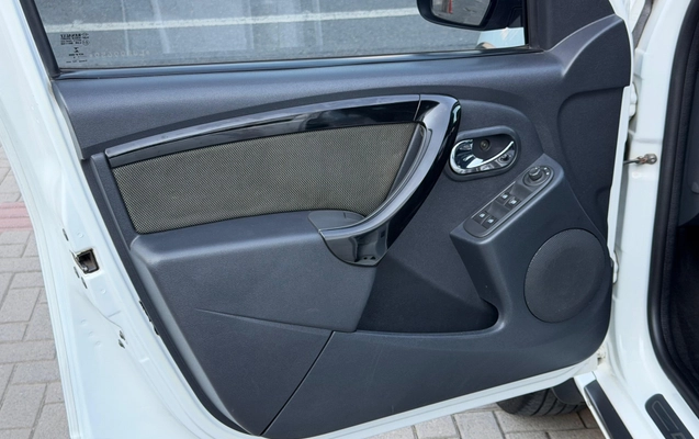imagem-https://www.socarrao.com.br/sc-vehicle-images-prod/2908098/1785324989052-003_9f3450a466ad9a8d1623ac9a258629b8.jpeg