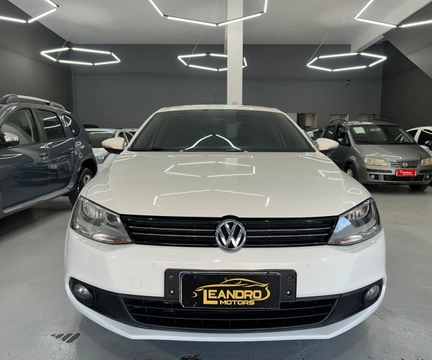 Volkswagen Jetta 2012 Branco — foto 1 de 3