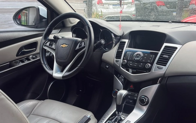 imagem-https://www.socarrao.com.br/sc-vehicle-images-prod/2910751/1785332760705-3Um1Nh51JYuIbwBxyv9dqGmzbEvtQmkI.jpg
