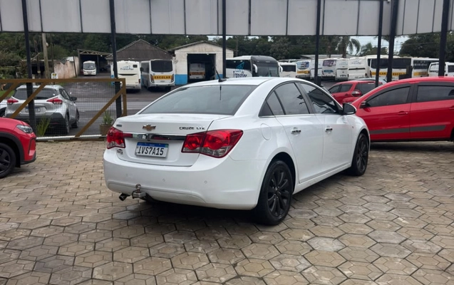 imagem-https://www.socarrao.com.br/sc-vehicle-images-prod/2910751/1785332760705-H3TC5loYHyVOC6S3tY1bTuVtldbMjfa3.jpg