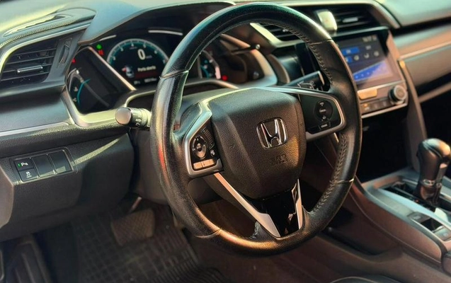 imagem-https://www.socarrao.com.br/sc-vehicle-images-prod/2911188/1790109084546-8317742_7_B_d4b0b7b2f3.jpeg