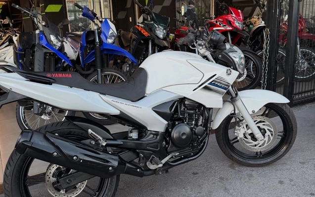 imagem-https://www.socarrao.com.br/sc-vehicle-images-prod/2911803/1785335185295-NzA5Njg5MjkyXzE4MTEzOTkxNzUxODQyMjQ4Xzc4ODYxMjk0MzgzNzc1MTk1OTVfbi5qcGc.jpg